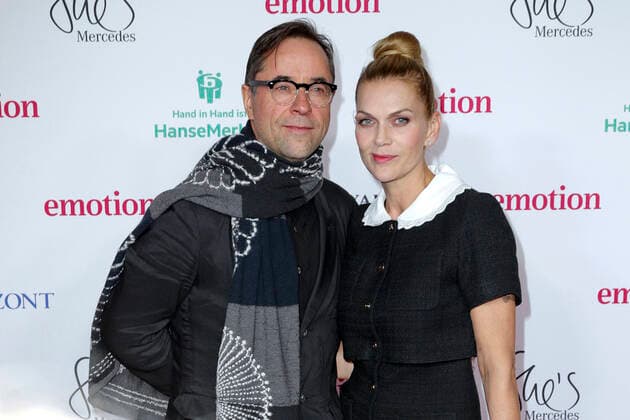 Jan Josef Liefers mit Ehefrau Anna Loos bei der 10. Verleihung des EMOTION Award 2021 im Curio Haus. Hamburg, 26.11.2021