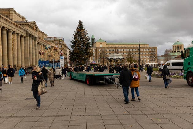 Stuttgart Themenbilder: Abbau von Stuttgarter Weihnachtsmarkt, 27.11.2021, Themenbilder: Abbau von Stuttgarter Weihnachtsmarkt, 27.11.2021, Copyright: xDROFITSCH EIBNERx EP_ddh