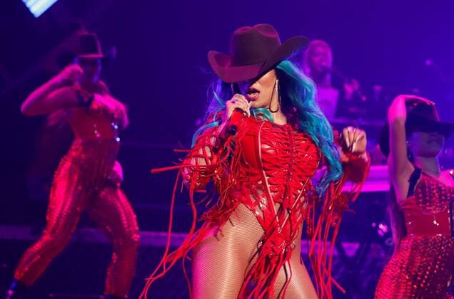 Colombian singer Karol G performs during her concert at Coliseo de Puerto Rico stadium, in San Juan, Puerto Rico, late 27 November 2021. Colombian singer Karol G performs in Puerto Rico !ACHTUNG: NUR REDAKTIONELLE NUTZUNG!  Copyright: xThaisxLlorcax USA3724 20211128-96610e92615e66d1dbf35e6439bc030b5585228e