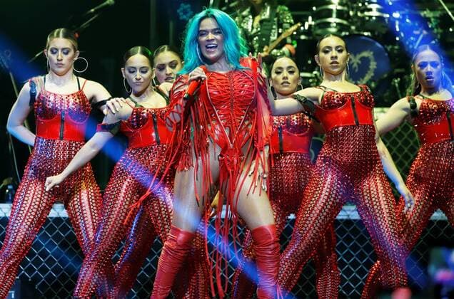 Colombian singer Karol G (C) performs during her concert at Coliseo de Puerto Rico stadium, in San Juan, Puerto Rico, late 27 November 2021. Colombian singer Karol G performs in Puerto Rico !ACHTUNG: NUR REDAKTIONELLE NUTZUNG!  Copyright: xThaisxLlorcax USA3718 20211128-d0232a91c5afe384d9d4e3ad4438c6806acae7c6
