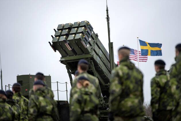 Försvarsminister Peter Hultqvist (S) pa LV6 i Halmstad för överlämnadet av missilskölden Patriot till Försvarsmakten. Sveriges nya missilsköld kostar 10 miljarder kronor. Det första av fyra beställda Patriot-batterier har satts upp i Halmstad och Sverige kan nu för första gangen skjuta ner ryska Iskander-robotar. Stockholm x2512x *** Minister of Defense Peter Hultqvist S pa LV6 in Halmstad for handing over the missile shield Patriot to the Swedish Armed Forces Swedens new missile shield costs SEK 10 billion The first of four ordered Patriot batteries has been set up in Halmstad and Sweden can now for the first time shoot down Russian Iskander robots Stockholm x2512x,  Copyright: xIVARSSONxJERKER Aftonbladetx Patriot missilsköld