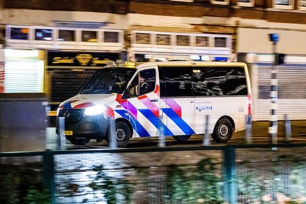 26-11-2021, Rotterdam - The police are visible on the street after calls for riots on the Beijerlandselaan in South Rotterdam. ME buses drive through the streets of Rotterdam after calls for riots. Photo: ANP Hollandse Hoogte Jeffrey Groeneweg Copyright: xANPx xJeffreyxGroenewegx x441223832x