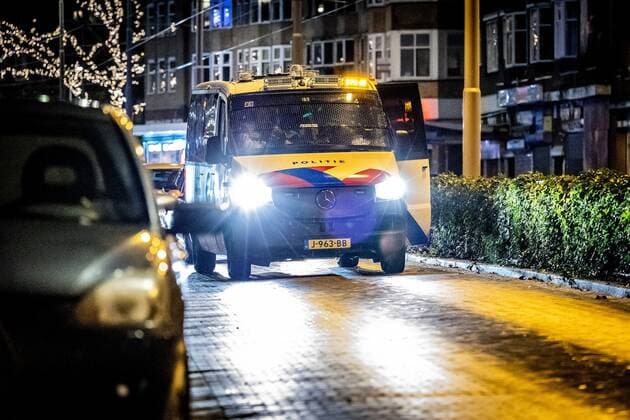26-11-2021, Rotterdam - The police are visible on the street after calls for riots on the Beijerlandselaan in South Rotterdam. ME buses drive through the streets of Rotterdam after calls for riots. Photo: ANP Hollandse Hoogte Jeffrey Groeneweg Copyright: xANPx xJeffreyxGroenewegx x441223835x