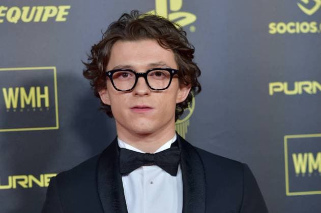 Ballon D Or Photocall At Theatre Du Chatelet In Paris PARIS, FRANCE NOVEMBER 29 Actor Tom Holland attend the Ballon D Or photocall at Theatre du Chatelet on November 29, 2021 in Paris, France. 275022 2021-11-28  Copyright: xFranckxCastel MPPx STAR_275022_025