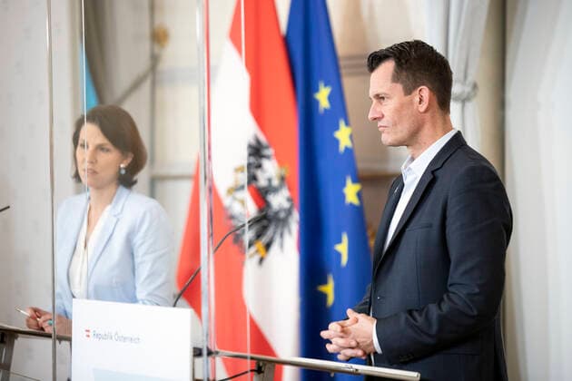 Bundeskanzleramt Wien: Pressekonferenz nach dem runden Tisch zum Thema Impfpflicht