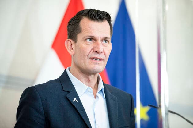 Bundeskanzleramt Wien: Pressekonferenz nach dem runden Tisch zum Thema Impfpflicht