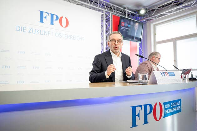 Wien: FPÖ Presskonferenz zum Thema ,,Aktuelle Entwicklungen in der Corona-Politik