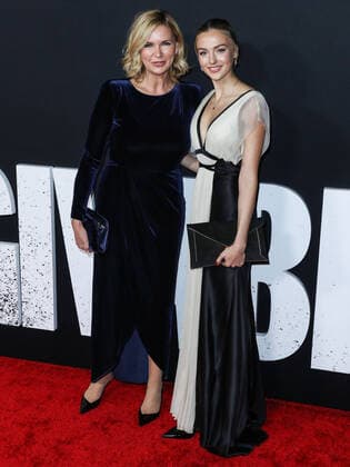 Entertainment Themen der Woche KW48 The Unforgivable Netflix Premiere in Los Angeles Los Angeles Premiere Of Netflix s The Unforgivable Actress Veronica Ferres and daughter actress Lilly Krug arrive at the Los Angeles Premiere Of Netflix s The Unforgivable held at the Directors Guild of America Theater on November 30, 2021 in Los Angeles, California, United States. Los Angeles California United States  Copyright: xImagexPressxAgencyx originalFilename:collin-losangel211201_npxW6.jpg
