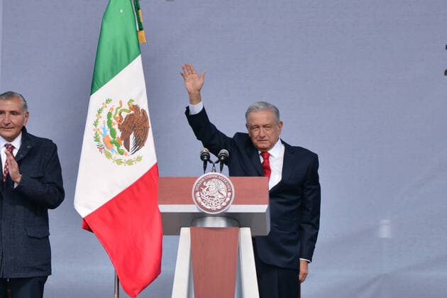 President Lopez Obrador Holds Third Annual Report On State Of The Nation MEXICO CITY, MEXICO - DECEMBER 1, 2021: Mexico s President, Andres Manuel Lopez Obrador, salutes during his third state of the nation report to Celebrates three years In Presidency at Mexico City Zocalo. On December 1, 2021 in Mexico City, Mexico. (Photo by Carlos Tischler Eyepix Group) Copyright: xCarlosxTischlerx xEyepixxGroupx EYEPIXGROUP_CT_01122021_20344