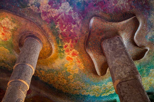Architectural detail of the ceiling in ground floor, Casa Mila, La Pedrera, Barcelona, Catalonia, Spain Barcelona Barcelona Spain Copyright: xLucasxVallecillosx xVWPicsx LVM-Bc.Cmi.2394