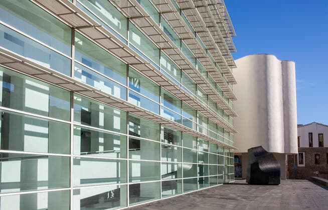 Architektur von Richard Meier Museum of Contemporary Art of Barcelona (MACBA), Barcelona. Catalonia, Spain. Barcelona Barcelona Spain Copyright: xLucasxVallecillosx xVWPicsx LVM-Ba.Mc.9915