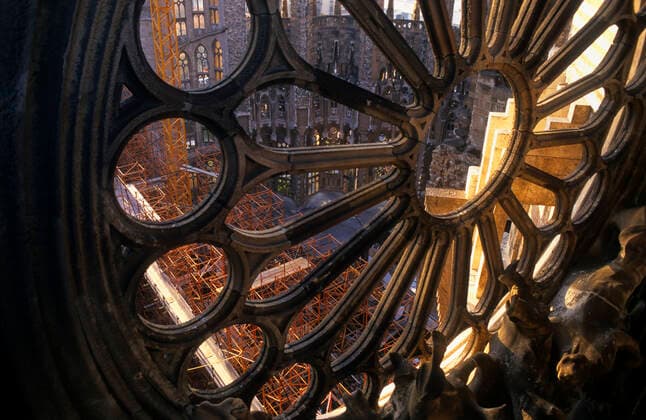 Barcelona, Sagrada Familia: Works of construction in the interior Barcelona Barcelona Spain Copyright: xLucasxVallecillosx xVWPicsx LVM-620-T