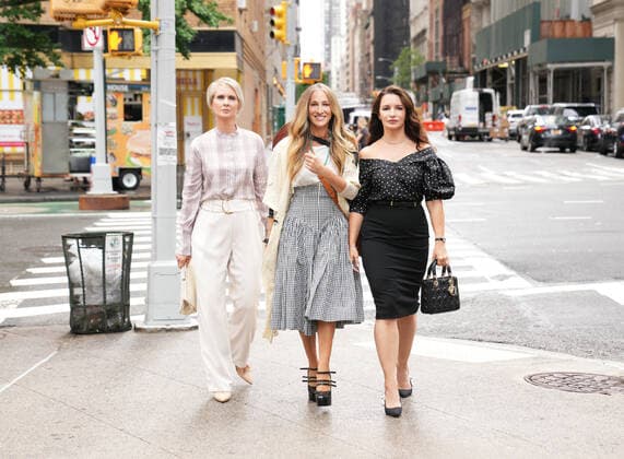 Cynthia Nixon, Sarah Jessica Parker, Kristin Davis, And Just Like That... (2021). Photo credit: Craig Blankenhorn HBO MAX The Hollywood Archive  Copyright: xCraigxBlankenhornx xHBOxMAXx 34273-001THA
