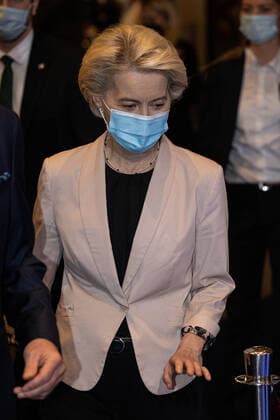 03.12.2021. Düsseldorf. Verleihung des 14. Deutschen Nachhaltigkeitspreises. Hier: Dr. Ursula von der Leyen. Düsseldorf Martim Hotel Nordrhein-Westfalen Deutschland