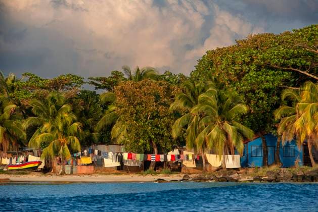Local people houses in front the beach at Corn Island, Caribbean Sea, Nicaragua, Central Nicaragua Copyright: xSergixReboredox xVWPicsx SRE-069-CY1102