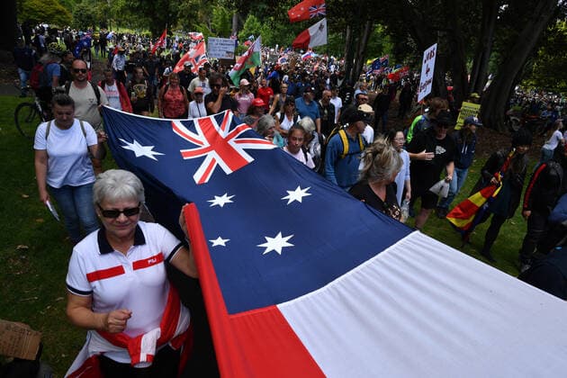 COVID19 VACCINATION PROTEST MELBOURNE, People participate in the Eureka Freedom Rally anti-vaccination and anti-mandatory vaccination protest in Melbourne, Saturday, December 4, 2021. ( NO ARCHIVING, EDITORIAL USE ONLY, NO USE IN BOOKS WITHOUT CONSENT MELBOURNE VIC AUSTRALIA  Copyright: xJOELxCARRETTx 20211204001603029948