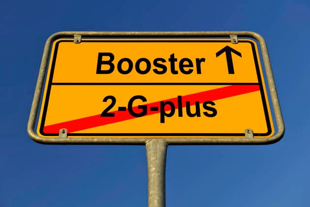 Symbolbild Boosterimpfung zur Vermeidung der 2-G-plus-Regel, Geimpft, Genesen, Getestet, Vierte Welle der Corona-Krise, Deutschland Coronavirus