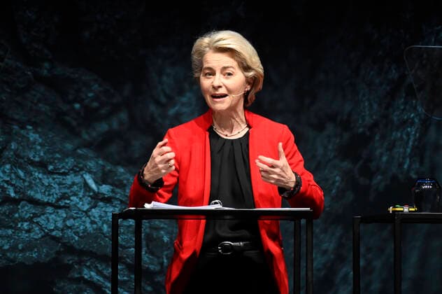 Ursula von der Leyen bei der Verleihung des 14. Deutschen Nachhaltigkeitspreises 2021 im Maritim Hotel. Düsseldorf, 03.12.2021