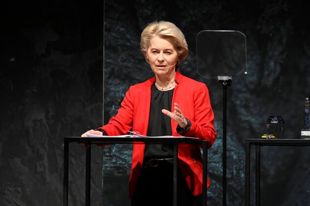 Ursula von der Leyen bei der Verleihung des 14. Deutschen Nachhaltigkeitspreises 2021 im Maritim Hotel. Düsseldorf, 03.12.2021