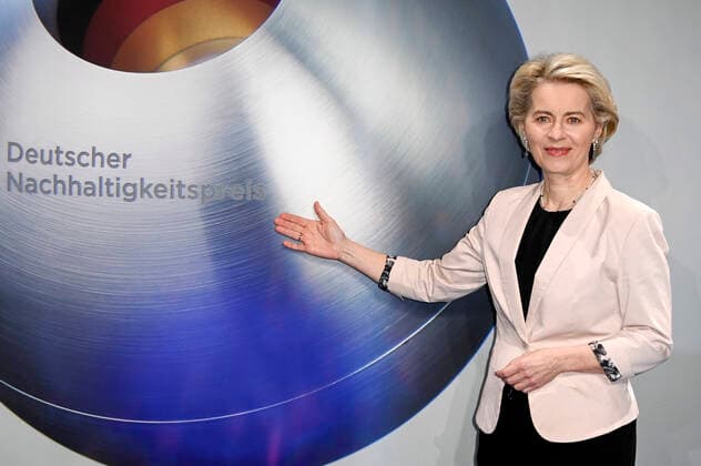Ursula von der Leyen bei der Verleihung des 14. Deutschen Nachhaltigkeitspreises 2021 im Maritim Hotel. Düsseldorf, 03.12.2021