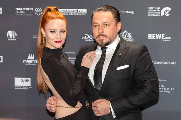 Barbara Meier mit Ehemann Klemens Hallmann bei der Verleihung des 14. Deutschen Nachhaltigkeitspreises 2021 im Maritim Hotel. Düsseldorf, 03.12.2021