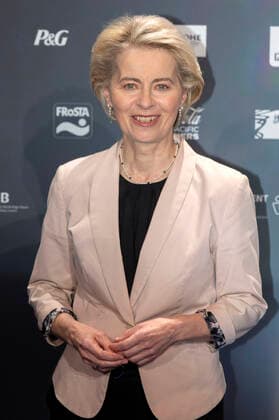 Ursula von der Leyen bei der Verleihung des 14. Deutschen Nachhaltigkeitspreises 2021 im Maritim Hotel. Düsseldorf, 03.12.2021