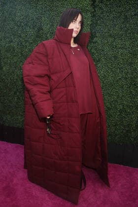 Bilder des Jahres 2021, Entertainment 12 Dezember Entertainment Themen der Woche KW48 Entertainment Bilder des Tages LOS ANGELES, CA - DECEMBER 4: Billie Eilish at Variety 2021 Music Hitmakers Brunch Presented By Peacock Girls5Eva at City Market Social in Los Angeles, California on December 4, 2021. Copyright: xFayexSadoux