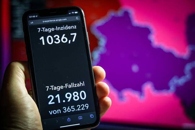 Coronavirus in Thüringen - Covid-19-Dashboard des Robert Koch-Institut 05.12.2021: Robert Koch-Institut: 7-Tage-Inzidenz 1.036,7. 7-Tage-Fallzahl 21.980.