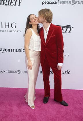 Variety Hitmakers presented by Peacock Girls5eva Featuring: Claudia Sulewski, Finneas O Connell Where: Los Angeles, California, United States When: 04 Dec 2021 Credit: Faye s Vision Cover Images Copyright: xx 50966268 EDITORIAL USE ONLY. NOT FOR USE BY NEWSPAPERS BASED IN THE UK.