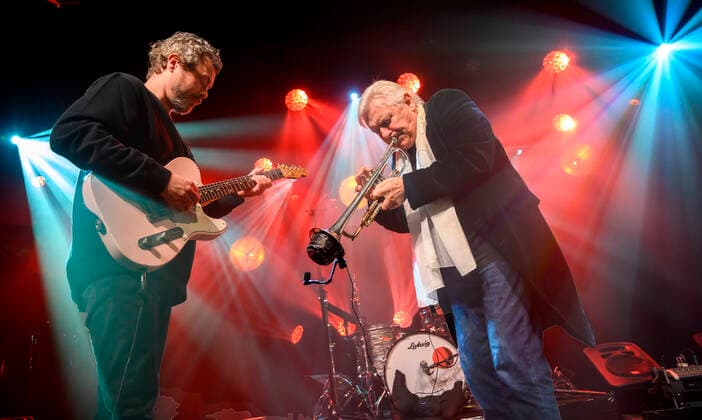 DMA Jazz 2021. Jakob Bro og Palle Mikkelborg paa scenen ved Danish Music Awards Jazz 2021 paa Bremen Teater i Koebenhavn 6. december 2021.. , Copenhagen Copyright: TorbenxChristensen TorbenxChristensenx COP200 spdk20211207-021351-L