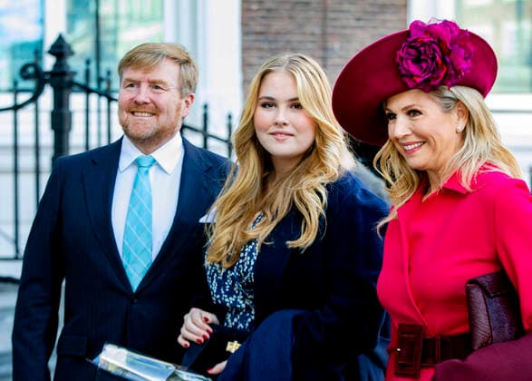 Bilder des Jahres 2021, Entertainment 12 Dezember Entertainment Themen der Woche KW49 Entertainment Bilder des Tages Prinzessin Amalia der Niederlande wird Staatsrad in Den Haag eingeführt 08-12-2021 The Hague Princess Amalia introduced into the Council of State ( Raad van State) with King Willem-Alexander and Queen Maxima and Thom de Graaf at the Ballroom of Kneuterdijk palace in The Hague. Â  Copyright: xPPEx