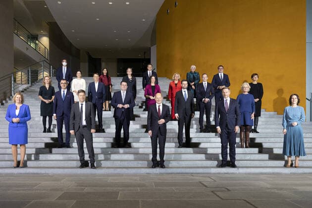 News Themen der Woche KW49 News Bilder des Tages Familienfoto nach der konstituierende Kabinettssitzung. Berlin, 08.12.2021. Berlin Deutschland *** Family photo after the constituent cabinet meeting Berlin, 08 12 2021 Berlin Germany Copyright: xJaninexSchmitz photothek.dex