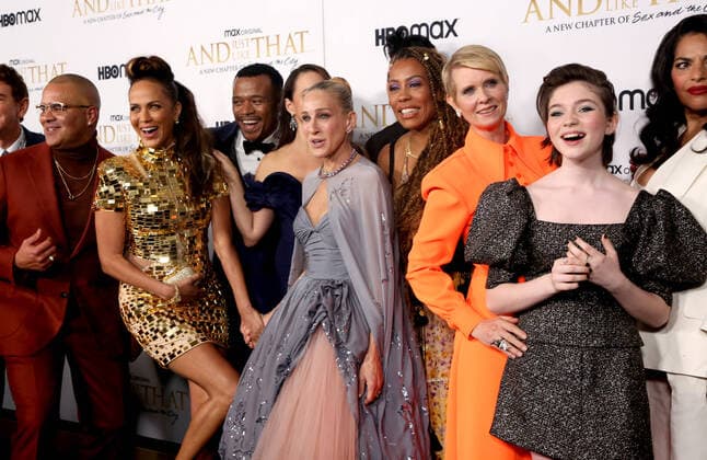 Bilder des Jahres 2021, Entertainment 12 Dezember Entertainment Themen der Woche KW49 December 8, 2021, New York, NY, USA: CHRISTOPHER JACKSON, NICOLE ARI PARKER, LEROY MCLAIN, KRISTIN DAVIS, SARAH JESSICA PARKER, KAREN PITTMAN, CYNTHIA NIXON, ALEXA SWINTON, SARITA CHOUDHURY, attend the HBO Max Premiere of Ã¢â‚¬oeAnd Just Like ThatÃ¢â‚¬Â, .The Museum of Modern Art, NYC.December 8, 2021. New York USA - ZUMAms4_ 20211208_zaf_ms4_021 Copyright: xSoniaxMoskowitzxGordonx