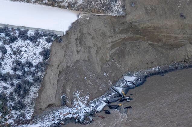 December 9, 2021, SPENCES BRIDGE, BC, CANADA: A section of highway 8 disappears into the river following the recent floods near Spences Bridge, B.C. Thursday, December 9, 2021. SPENCES BRIDGE CANADA  - ZUMAc35_ 20211209_zaf_c35_147 Copyright: xJonathanxHaywardx