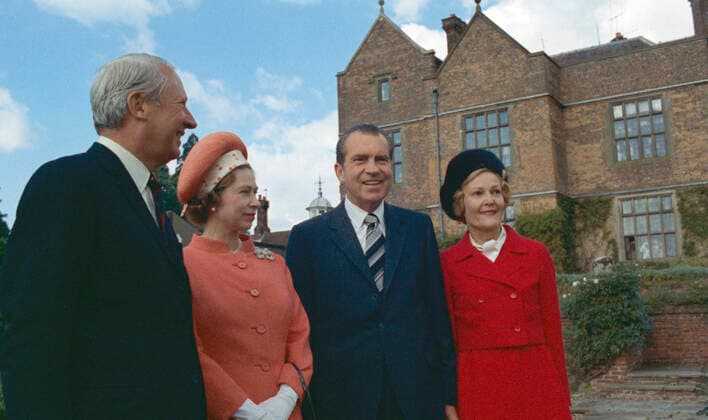 Prime Minister Edward Heath, Queen Elizabeth II, President Richard Nixon, and Pat Nixon 1958 1062_05_L_-11252-