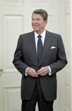 2 27 1986 President Reagan in the Oval Office 1062_05_L_-11255-