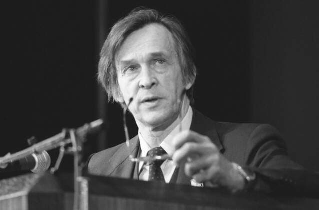 All-Union conference Doctors for prevention of nuclear war 6701550 01.12.1982 Valentin Falin, first deputy head, Department of interntional information at the CPSU Central Committee, addresses the All-Union conference Doctors for the prevention of nuclear war held at the All-Union Research Center of Cardiology in Moscow. Prihodko Moscow Russia  Copyright: xPrihodkox