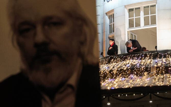 OSLO, NORWAY â€“ DECEMBER 10, 2021: Nobel Peace Prize winners, Filipino-American journalist, co-founder and CEO of Rappler Maria Ressa and Russian journalist, Novaya Gazeta editor-in-chief Dmitry Muratov (L-R back) greet the participants in a torchlight parade in honour of the 2021 Nobel Peace Prize winners from a balcony of the Grand Hotel. The Norwegian Nobel Committee has decided to award the Nobel Peace Prize for 2021 to Filipino-American journalist, co-founder and CEO of Rappler Maria Ressa and Russian journalist, Novaya Gazeta editor-in-chief Dmitry Muratov in recognition of their efforts to safeguard freedom of expression, which is a precondition for democracy and lasting peace . Sergei Bobylev TASS  TS11B68B