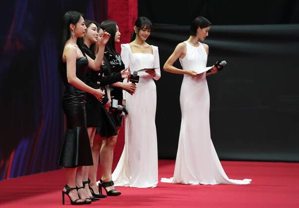 2021 Mnet Asian Music Awards MAMA PAJU, SOUTH KOREA, DEC 11: South Korean girl group Brave Girls during 2021 Mnet Asian Music Awards MAMA at the CJ ENM STUDIO CENTER in Paju, South Korea, on December 11, 2021. Paju the CJ ENM STUDIO CENTER South Korea 7075_250043 Copyright: xSeokyongxLee PentaxPressx