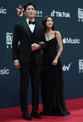 2021 Mnet Asian Music Awards MAMA PAJU, SOUTH KOREA, DEC 11: South Korean actors Ahn Bo-hyun, Jo Bo-ah during 2021 Mnet Asian Music Awards MAMA at the CJ ENM STUDIO CENTER in Paju, South Korea, on December 11, 2021. Paju the CJ ENM STUDIO CENTER South Korea 7075_250113 Copyright: xSeokyongxLee PentaxPressx