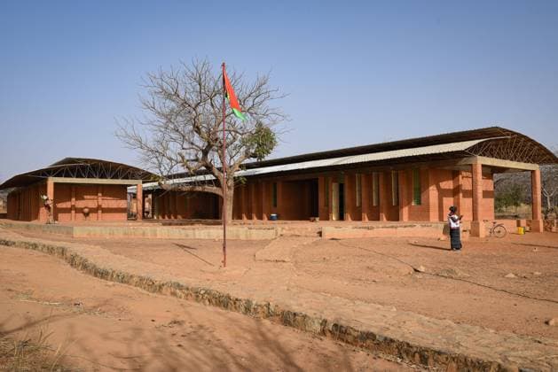 Visit to the elementary school of Gando in the urban commune of Tenkodogo, a project of the Burkinabe architect Diebedo Francis Kere, on February 26, 2021.  NicolasxRemenex xLexPictorium LePictorium_0257535
