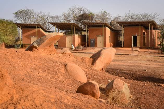 Visit to the elementary school of Gando in the urban commune of Tenkodogo, a project of the Burkinabe architect Diebedo Francis Kere, on February 26, 2021.  NicolasxRemenex xLexPictorium LePictorium_0257545