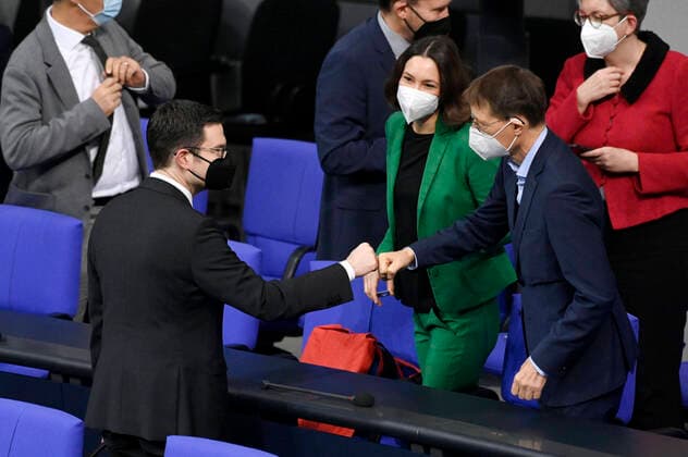Marco Buschmann, Anne Spiegel und Karl Lauterbach in der 8. Sitzung des Deutschen Bundestages im Reichstagsgebäude. Berlin, 15.12.2021