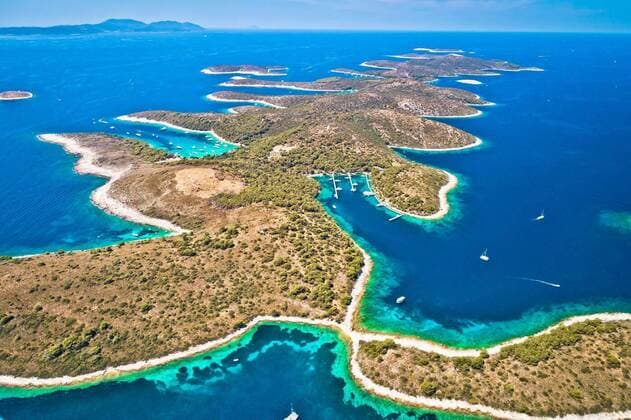  Pakleni otoci yachting destination arcipelago aerial view, Hvar island, 26.10.2021, Copyright: xxbrchxx Panthermedia28821040