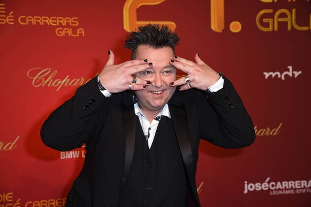 Entertainment Themen der Woche KW50 Entertainment Bilder des Tages Sebastian Krumbiegel (Die Prinzen) bei der 27. Jose Carreras Gala in der Media City in Leipzig am 16.12.2021 *** Sebastian Krumbiegel Die Prinzen at the 27 Jose Carreras Gala in the Media City in Leipzig on 16 12 2021