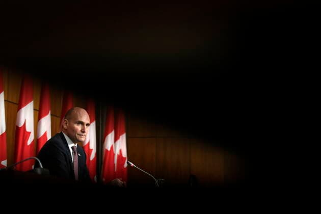 Kanada, Pressekonferenz zur aktuellen Corona-Lage in Ottawa December 17, 2021, Ottawa, ON, CAN: Minister of Health Jean-Yves Duclos participates in a news conference on the COVID-19 pandemic and the omicron variant, in Ottawa, on Friday, Dec. 17, 2021. Ottawa CAN  - ZUMAc35_ 20211217_zaf_c35_017 Copyright: xJustinxTangx
