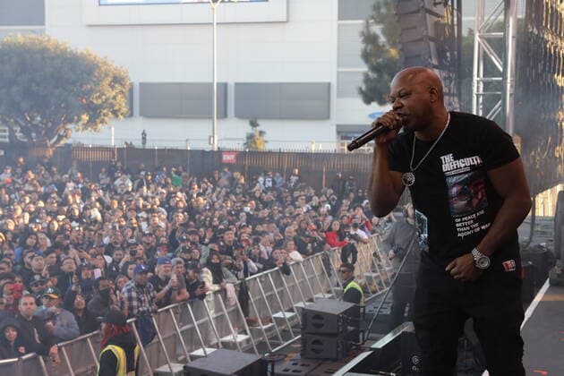 December 18, 2021, Los Angeles, California, USA: Hip-hop artist Too Short raps on stage at the Once Upon A Time in LA concert Los Angeles USA - ZUMAs215 20211218_zap_s215_012 Copyright: xAlexanderxSeyumx