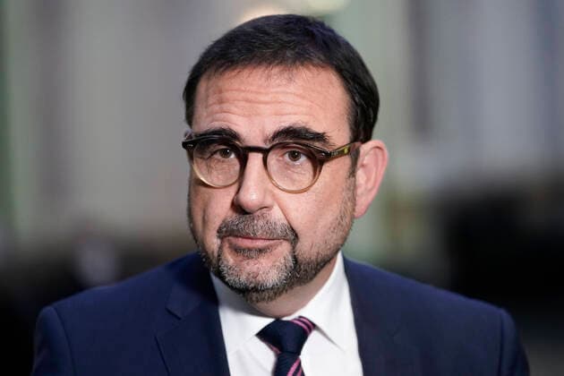1014. Sitzung des Bundesrates Aktuell, 17.12.2021, Berlin, Klaus Holetschek Freistaat Bayern Gesundheitsminister im Portrait beim Fernsehinterview im Rahmen der 1014.Sitzung im Bundesrat in Berlin Berlin Berlin Deutschland