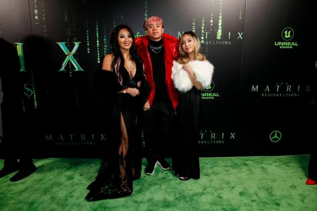 December 18, 2021, San Francisco, CA, USA: Content creators Tiffany Le, Michael Le and Tina Le arrive at the US movie premier of The Matrix Resurrections at the Castro Theater on December, 18, 2021 in San Francisco, California. San Francisco USA - ZUMAs181 20211218_zea_s181_066 Copyright: xImagespacex