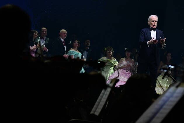 Jose Carreras Is Special Guest At Opera D amore Concert In Sofia Tenor Jose Carreras performs during the Opera D amore concert at Arena Armeec Hall on December 19, 2021 in Sofia, Bulgaria. Sofia Bulgaria  Copyright: xGeorgixPaleykovx originalFilename:paleykov-notitle211219_npVBG.jpg